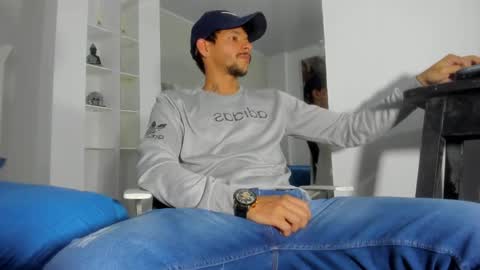 Miky online show from May 2026 07:33:01 PM