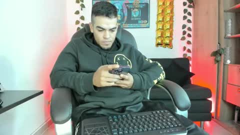 mikee_scooth online show from December 2024 01:28:01 PM