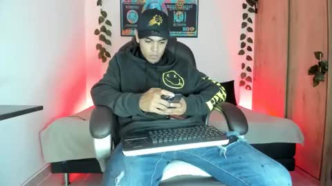 mikee_scooth online show from March 2025 03:19:01 AM