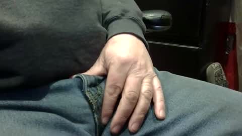 Snapshot of mikeoxlahng chatting on January 2026 04:17:01 AM mikeoxlahng online show from January 2026 04:17:01 AM