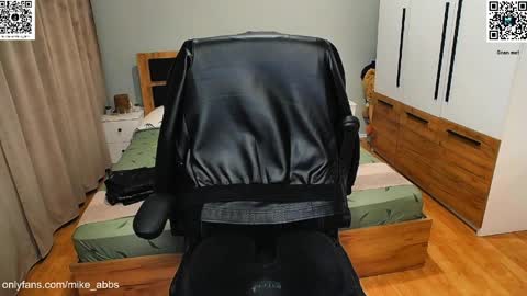 Mike    online show from April 2026 09:49:02 PM