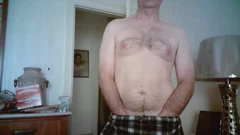 Snapshot of mikewulds chatting on May 2026 12:04:02 PM Mike online show from May 2026 12:04:02 PM