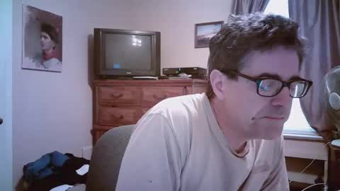 Snapshot of mikewulds chatting on May 2026 11:34:01 PM Mike online show from May 2026 11:34:01 PM