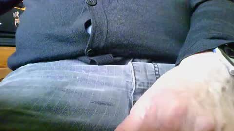 Snapshot of mikeybed chatting on March 2026 04:01:02 PM mikeybed online show from March 2026 04:01:02 PM