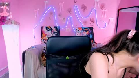Snapshot of miki_nikki chatting on May 2026 05:49:01 AM Miki online show from May 2026 05:49:01 AM