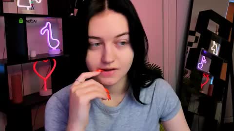 miki_ti online show from November 2025 12:16:01 PM