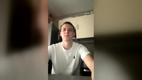 Snapshot of mikimaus0101 chatting on May 2026 04:09:02 AM Michael online show from May 2026 04:09:02 AM