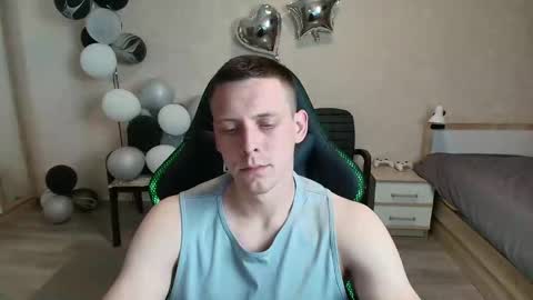 Snapshot of mikimaus0101 chatting on June 2026 04:38:02 PM Michael online show from June 2026 04:38:02 PM