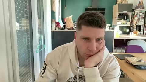 Snapshot of miklp8463 chatting on February 2026 08:18:02 AM miklp8463 online show from February 2026 08:18:02 AM