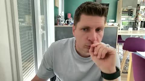 Snapshot of miklp8463 chatting on June 2026 11:24:02 AM miklp8463 online show from June 2026 11:24:02 AM