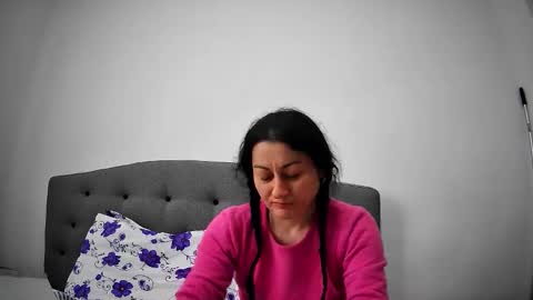 Mikyloveu online show from April 2026 07:58:02 AM