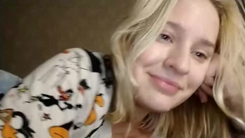 Snapshot of mila_420 chatting on December 2025 11:45:02 PM Mila 420 online show from December 2025 11:45:02 PM