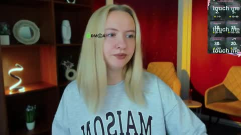 Snapshot of mila_glow chatting on May 2026 06:47:02 PM mila_glow online show from May 2026 06:47:02 PM