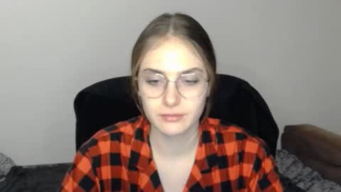 mila_keyy online show from February 2026 09:20:01 PM