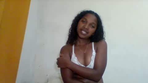 mila_lunah online show from April 2026 05:02:01 PM