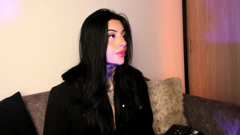     online show from April 2026 01:39:01 AM