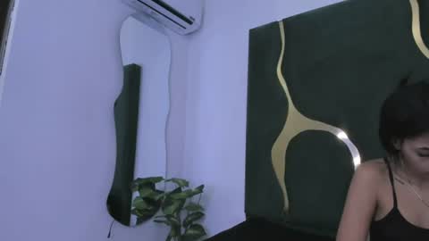 Snapshot of mila_petiteasm chatting on July 2026 12:18:02 PM mila_petiteasm online show from July 2026 12:18:02 PM