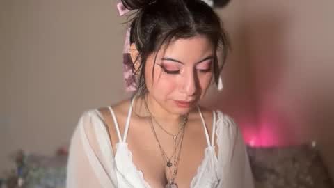 Mila online show from January 2026 07:06:02 PM