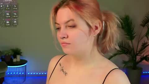 Snapshot of mila_taylorrr chatting on June 2026 06:10:02 PM Lisa online show from June 2026 06:10:02 PM