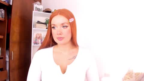 Snapshot of mila_violet chatting on November 2025 08:42:02 PM Mila online show from November 2025 08:42:02 PM
