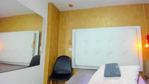          online show from November 2025 10:25:01 PM