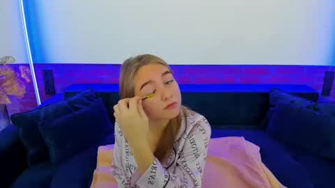 Milla online show from November 2025 06:40:02 AM