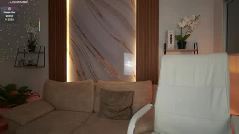 milacrave online show from November 2025 11:43:02 AM