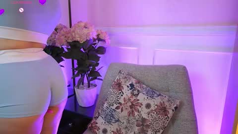 milacrave online show from March 2026 12:22:01 PM