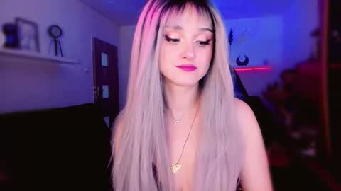 Snapshot of miladyjolie chatting on May 2026 07:24:02 AM MiladyJolie online show from May 2026 07:24:02 AM