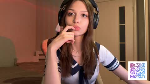 Snapshot of milamiuu chatting on May 2026 03:17:01 PM milamiuu online show from May 2026 03:17:01 PM