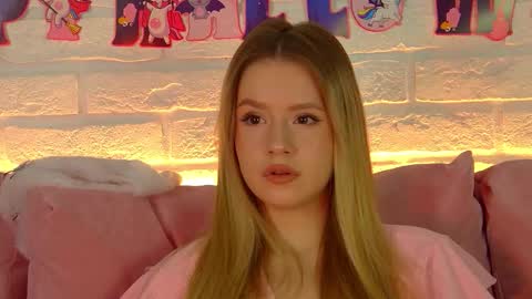 MilanaBalmain online show from November 2025 04:22:02 AM