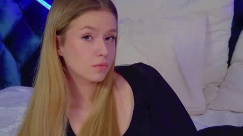 MilanaBalmain online show from November 2025 04:56:02 AM