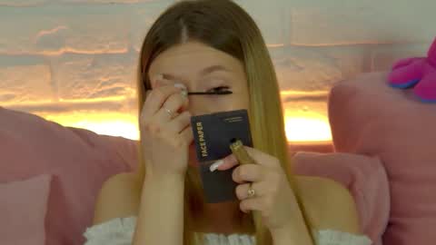 MilanaBalmain online show from December 2025 05:02:02 AM