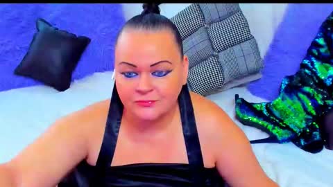 Lana online show from November 2025 08:50:01 AM