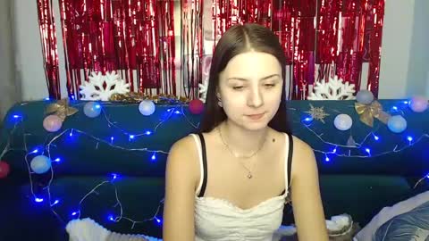 Snapshot of milanaroz chatting on December 2024 05:45:02 AM milanaroz online show from December 2024 05:45:02 AM