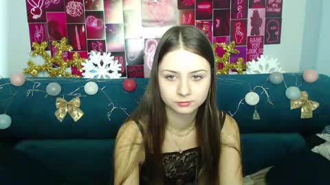 Snapshot of milanaroz chatting on December 2024 05:52:02 AM milanaroz online show from December 2024 05:52:02 AM