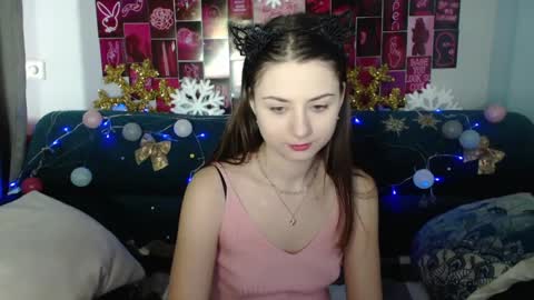 Snapshot of milanaroz chatting on December 2024 05:55:01 AM milanaroz online show from December 2024 05:55:01 AM