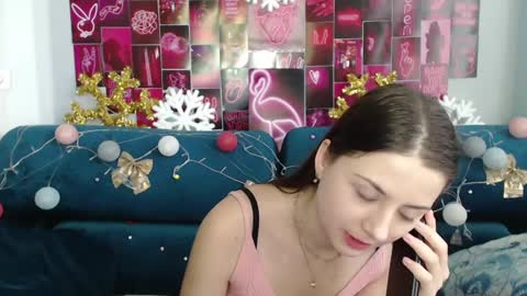 Snapshot of milanaroz chatting on December 2024 09:10:01 AM milanaroz online show from December 2024 09:10:01 AM
