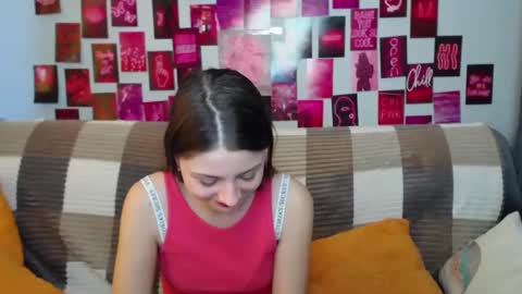 Snapshot of milanaroz chatting on February 2025 09:33:01 AM milanaroz online show from February 2025 09:33:01 AM
