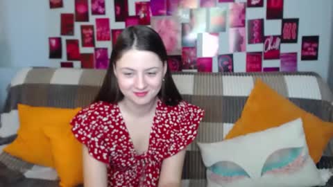 Snapshot of milanaroz chatting on March 2025 05:44:02 AM milanaroz online show from March 2025 05:44:02 AM