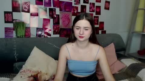 Snapshot of milanaroz chatting on October 2025 04:53:02 AM milanaroz online show from October 2025 04:53:02 AM