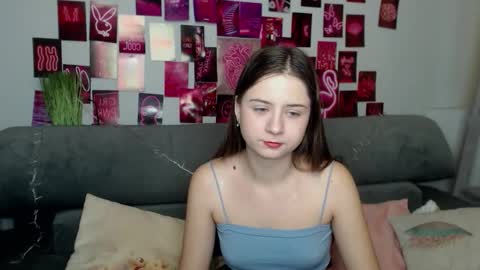 Snapshot of milanaroz chatting on October 2025 05:06:01 AM milanaroz online show from October 2025 05:06:01 AM