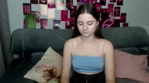 Snapshot of milanaroz chatting on October 2025 05:12:01 PM milanaroz online show from October 2025 05:12:01 PM
