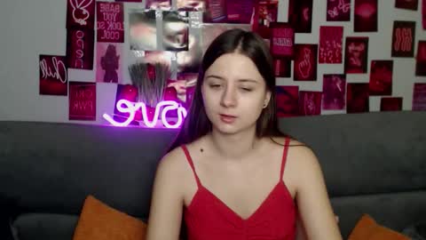 milanaroz online show from December 2025 06:00:01 AM