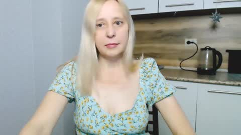 Snapshot of milanav chatting on December 2024 03:37:02 AM Milena online show from December 2024 03:37:02 AM