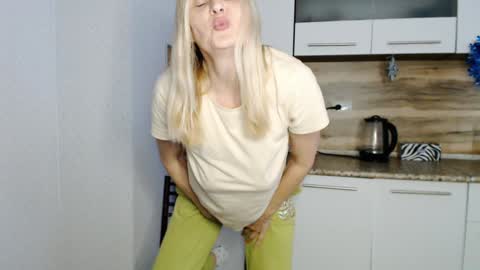 Snapshot of milanav chatting on January 2025 12:41:02 PM Milena online show from January 2025 12:41:02 PM