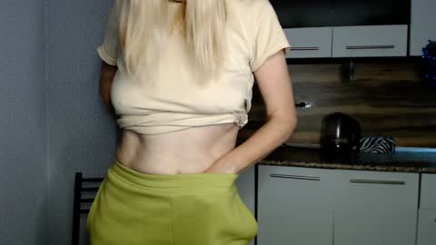 Snapshot of milanav chatting on January 2025 01:10:01 AM Milena online show from January 2025 01:10:01 AM