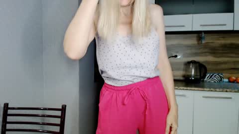 Snapshot of milanav chatting on January 2025 01:57:02 AM Milena online show from January 2025 01:57:02 AM