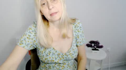 Snapshot of milanav chatting on January 2025 09:02:01 AM Milena online show from January 2025 09:02:01 AM