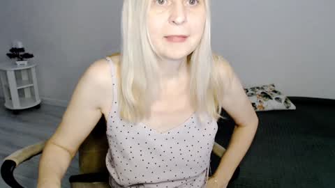 Snapshot of milanav chatting on February 2025 08:02:02 AM Milena online show from February 2025 08:02:02 AM